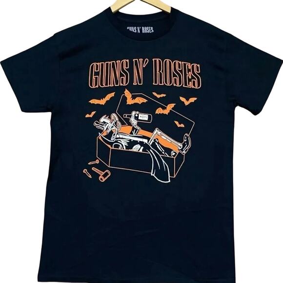 Guns N' Roses Coffin Boyfriend Fit T-Shirt, Size M, New with Tag - Picture 3 of 3